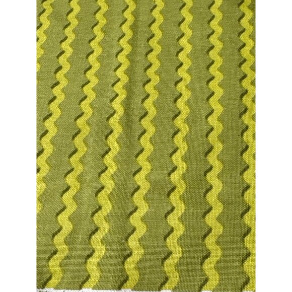 Holly Holderman Ric Rac Tonal Quilting Fabric 29"x44" Green Zigzag Pattern Cotto - Picture 1 of 5